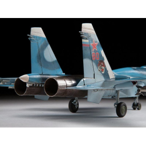 1:72 Сборная модель ZVEZDA Российский палубный истребитель Су-33, подарочный набор